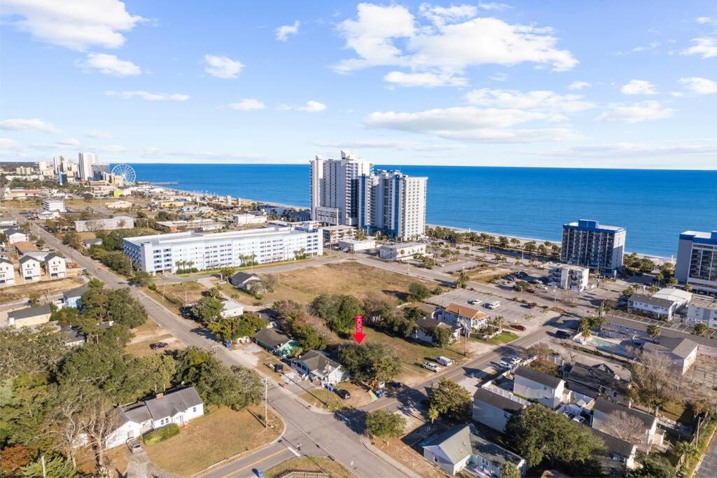 Gorgeous Centrally Located Ocean View 2 King, Huge Private Yard & Deck, Firepit, Bbq, & Game Tables Myrtle Beach Exteriör bild