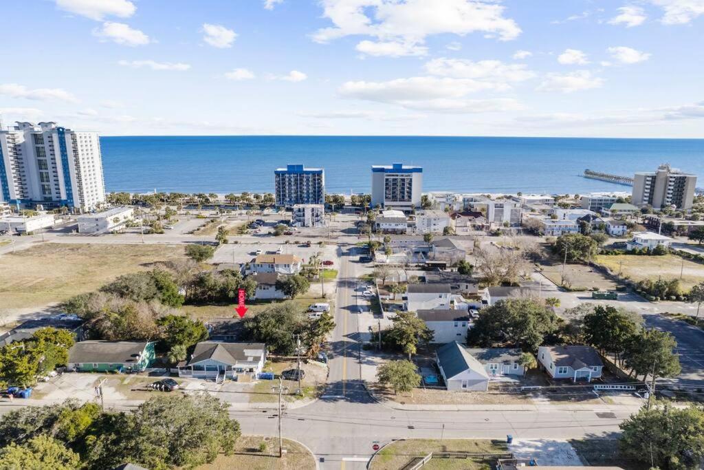 Gorgeous Centrally Located Ocean View 2 King, Huge Private Yard & Deck, Firepit, Bbq, & Game Tables Myrtle Beach Exteriör bild