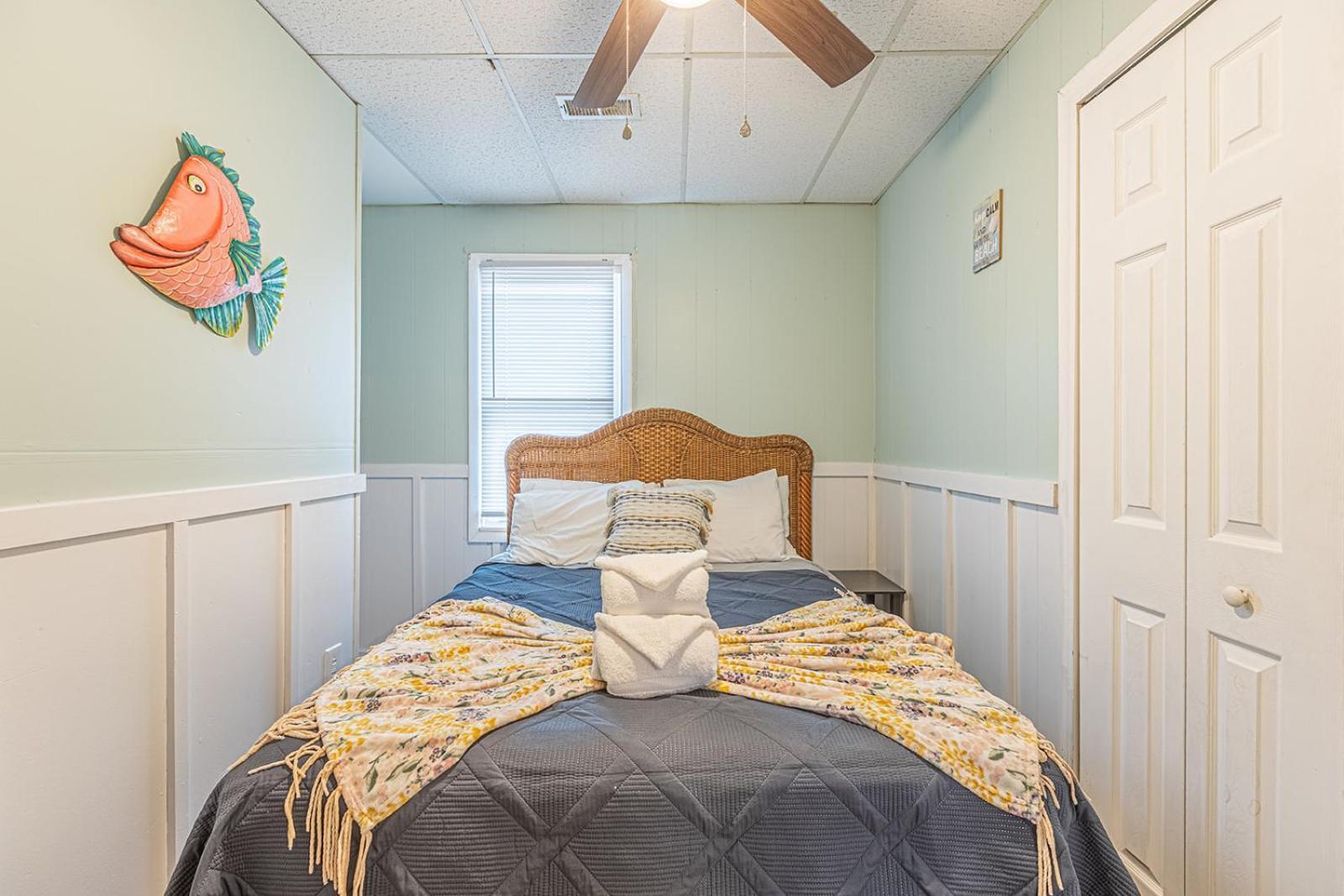 Gorgeous Centrally Located Ocean View 2 King, Huge Private Yard & Deck, Firepit, Bbq, & Game Tables Myrtle Beach Exteriör bild
