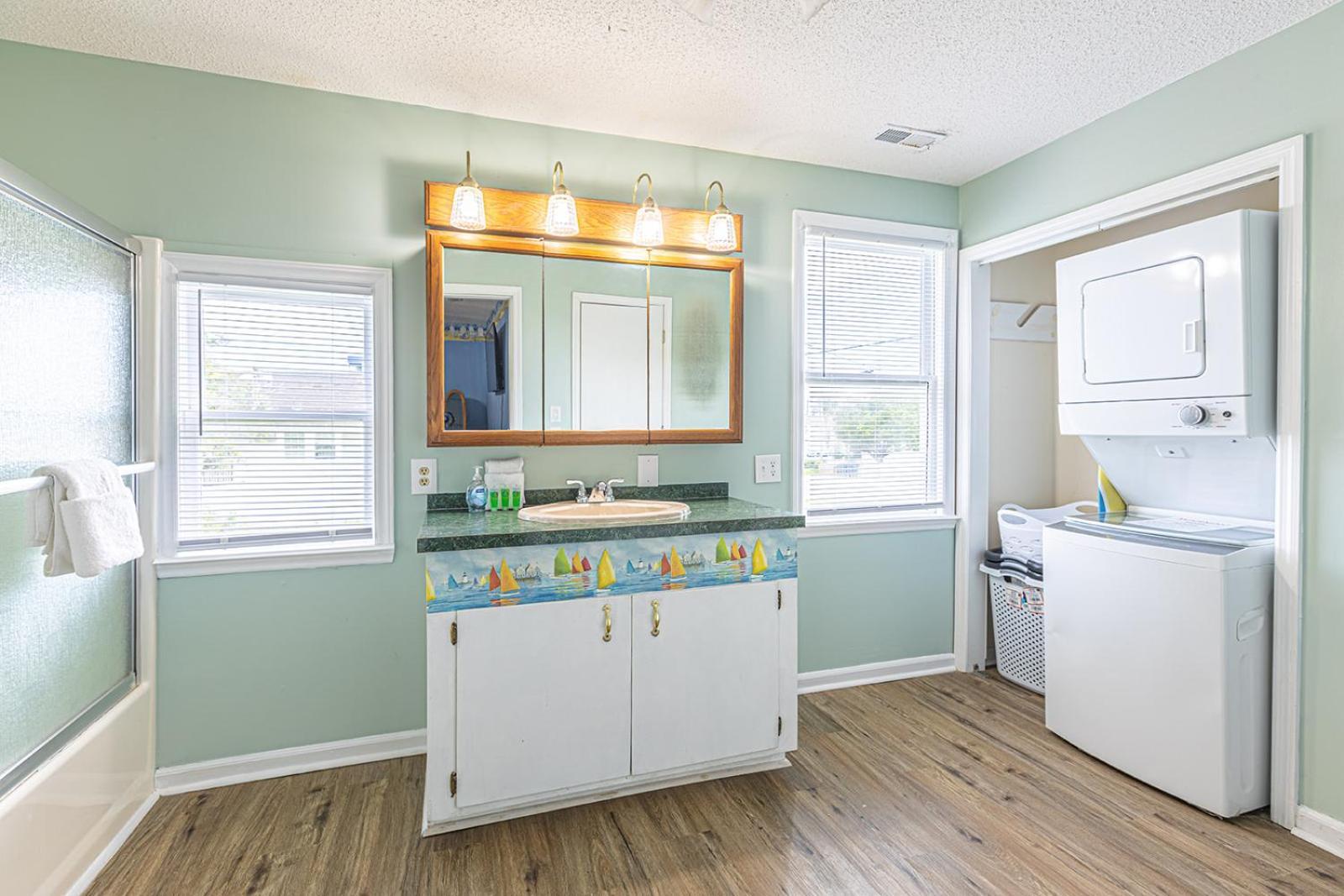 Gorgeous Centrally Located Ocean View 2 King, Huge Private Yard & Deck, Firepit, Bbq, & Game Tables Myrtle Beach Exteriör bild