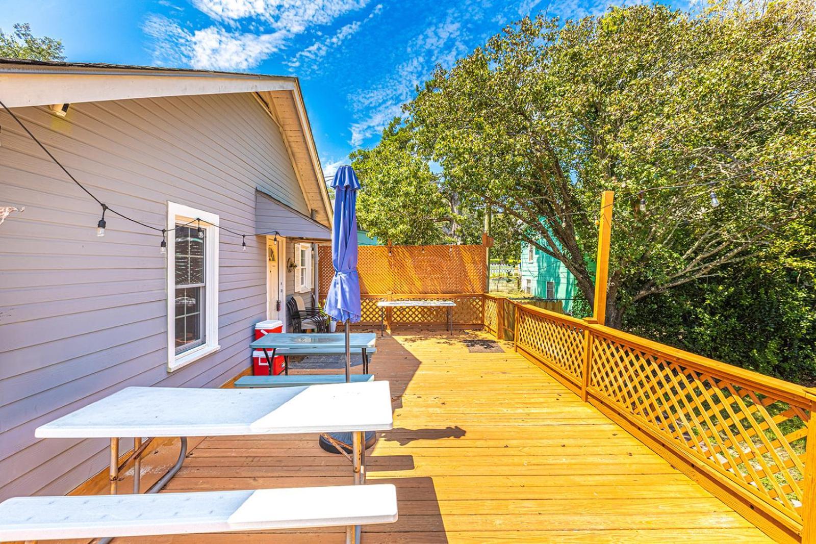 Gorgeous Centrally Located Ocean View 2 King, Huge Private Yard & Deck, Firepit, Bbq, & Game Tables Myrtle Beach Exteriör bild